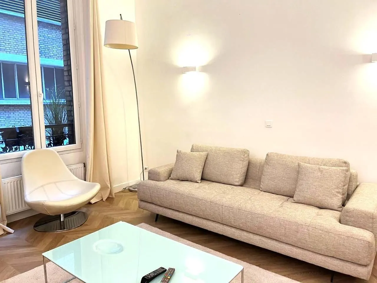 Guestready - Chic And Central Near Attractions باريس 0*,  فرنسا