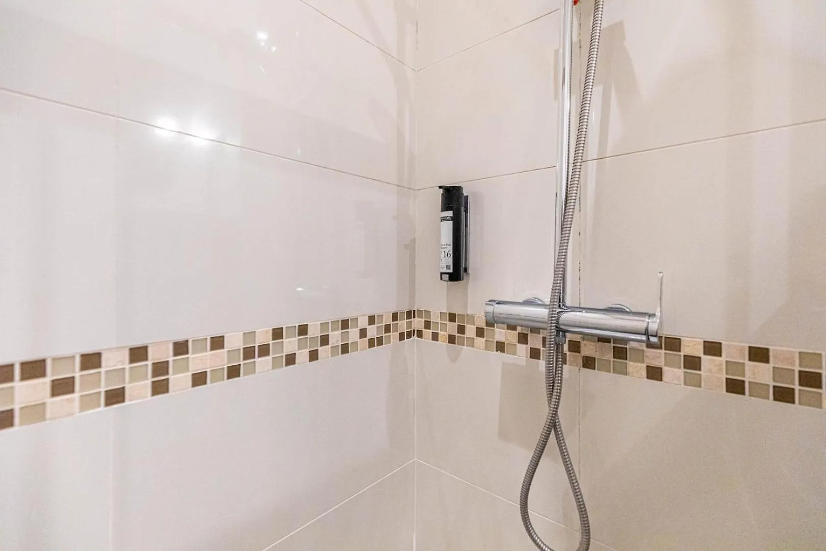 Guestready - Chic And Central Near Attractions Paris